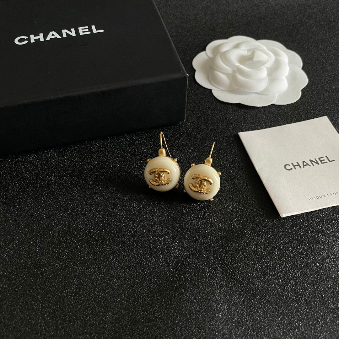 シャネル CHANEL ダブルC イヤリング ピアス 3色 レディース