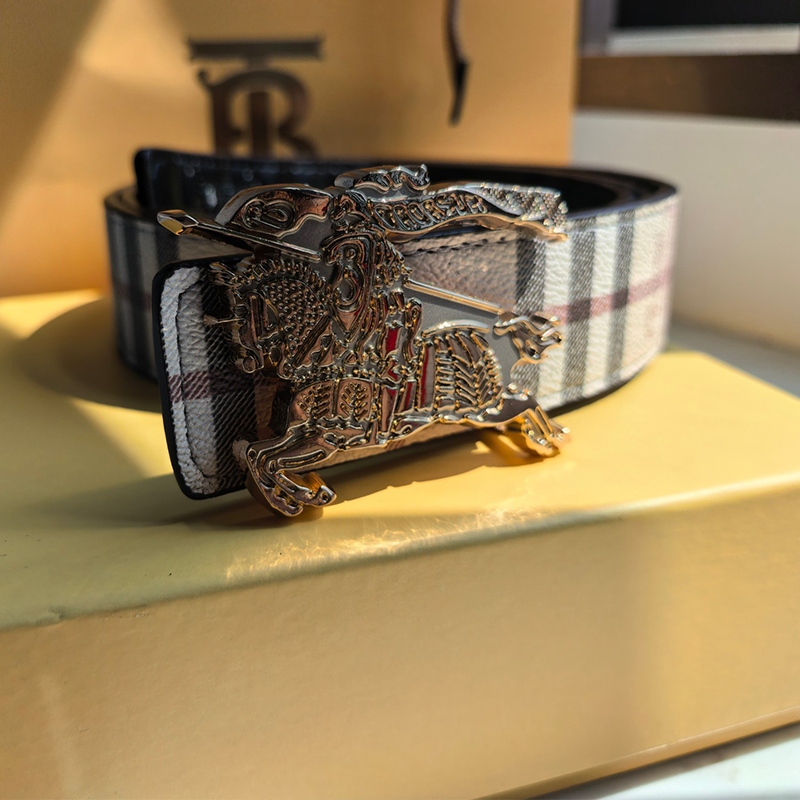 バーバリー Burberry 透かしバックル レザーベルト 3.8cm メンズ