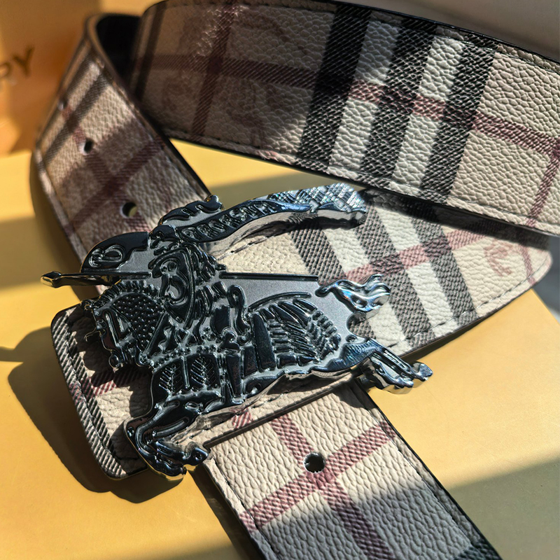 バーバリー Burberry 透かしバックル レザーベルト 3.8cm メンズ