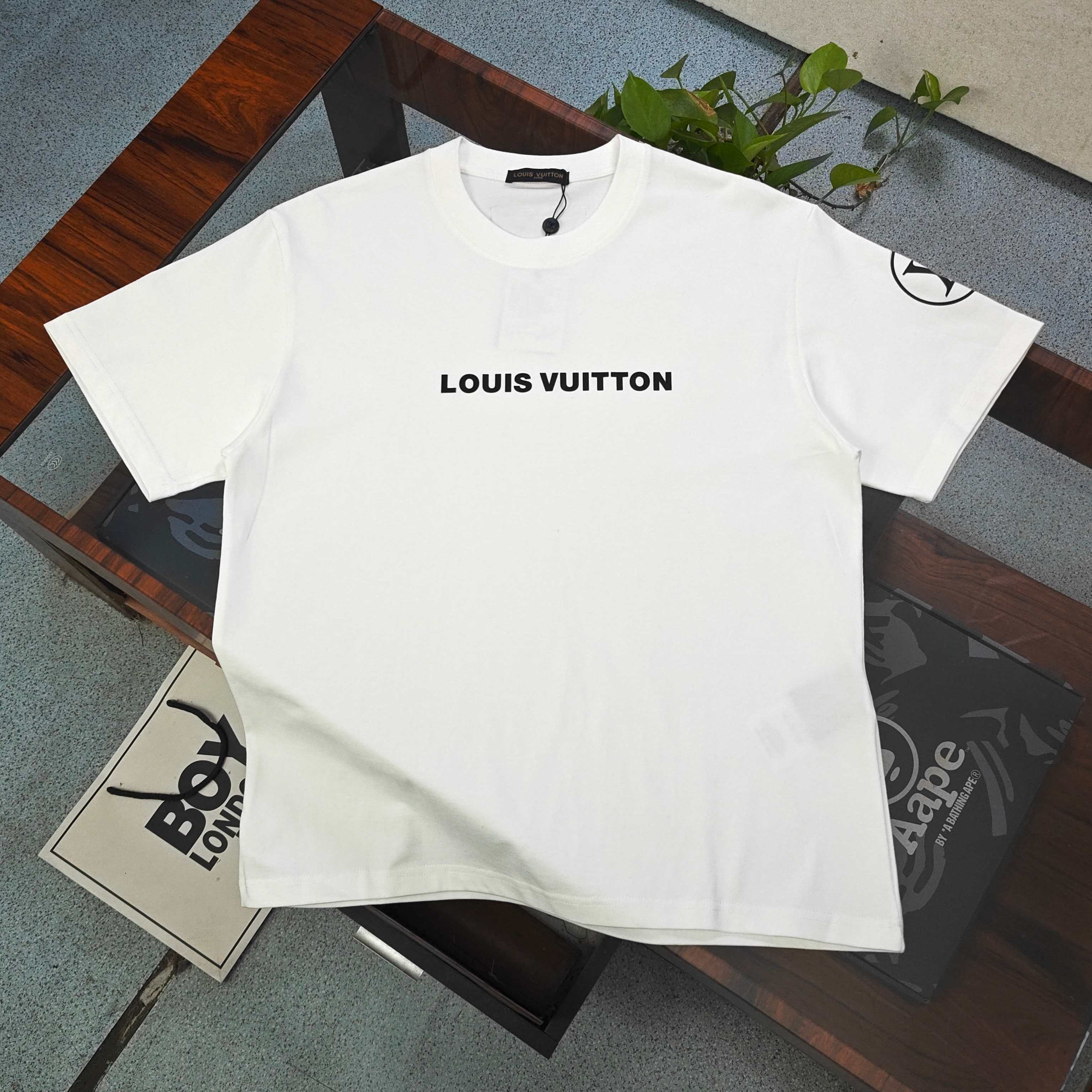 ルイヴィトン Tシャツ ファッション 2色 メンズ＆レディース