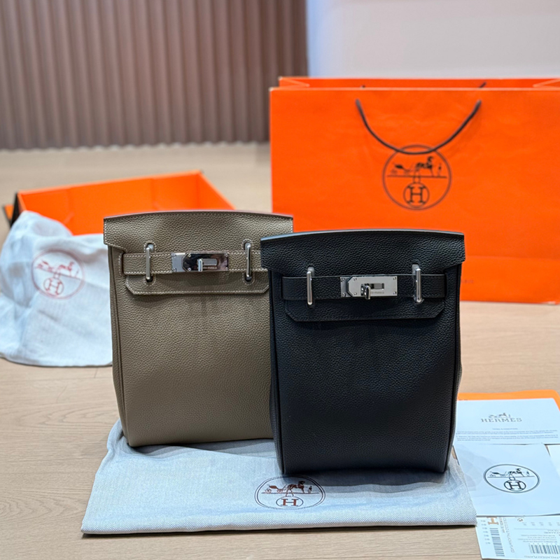 エルメス HERMES アッカドバッグ トゴレザーバックパック メンズ