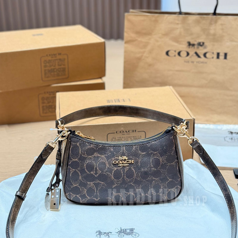 コーチ COACH TERI チャーム付きショルダーバッグ レディース