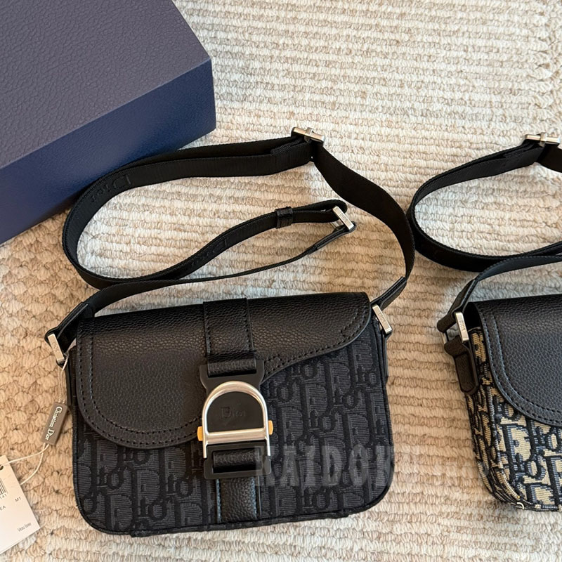 ディオール DIOR Saddle Heritage フラップ付きバッグ メッセンジャーバッグ ２色展開 メンズ