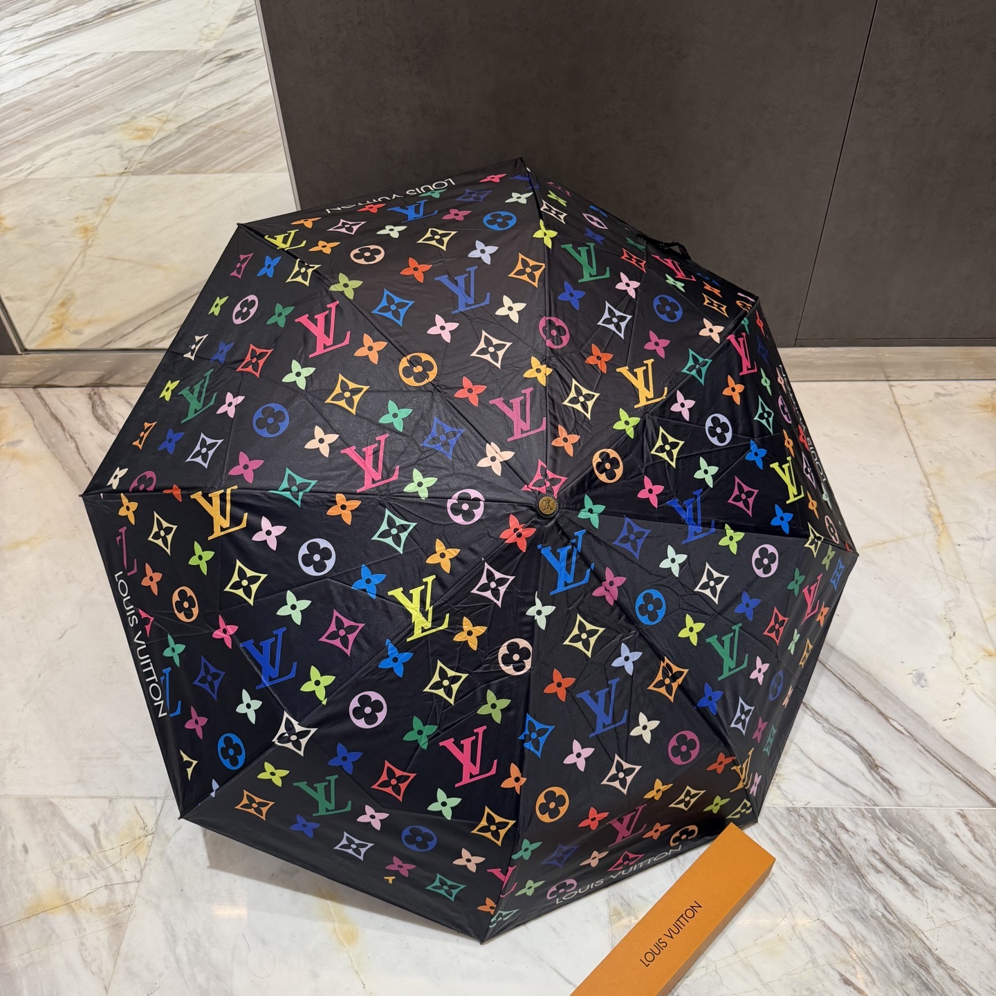 LV ブラックカラフル総柄傘
