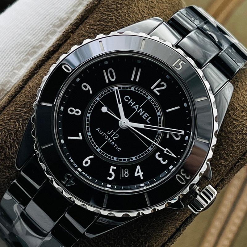 シャネル CHANEL J12 38mm ブラック  キャリバー 12.1 自動巻き 腕時計 レディース&メンズ