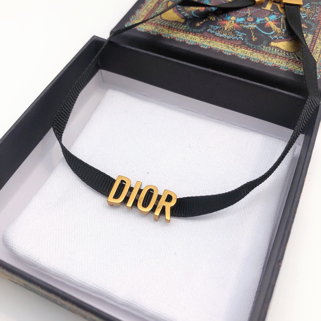 ディオール Dior エレガントでオシャレ チョーカー ネックレス レディース