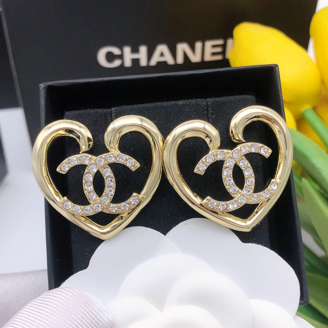 シャネル CHANEL ハートフレーム エレガント ピアス レディース