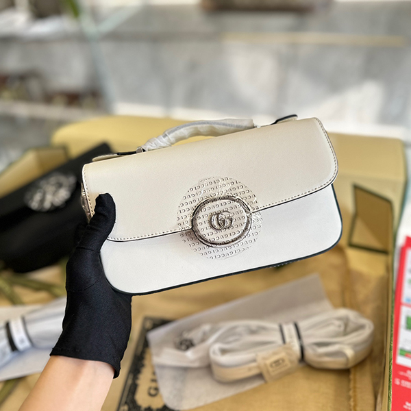 グッチ GUCCI ショルダーバッグ ２色 レディース