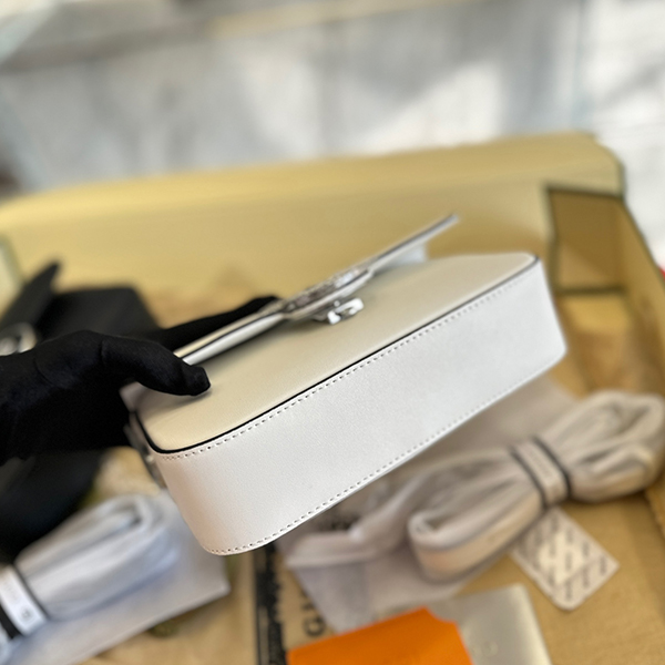 グッチ GUCCI ショルダーバッグ ２色 レディース