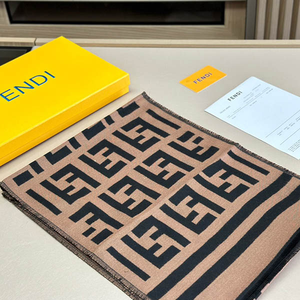 フェンディFENDI カシミアマフラー レディース