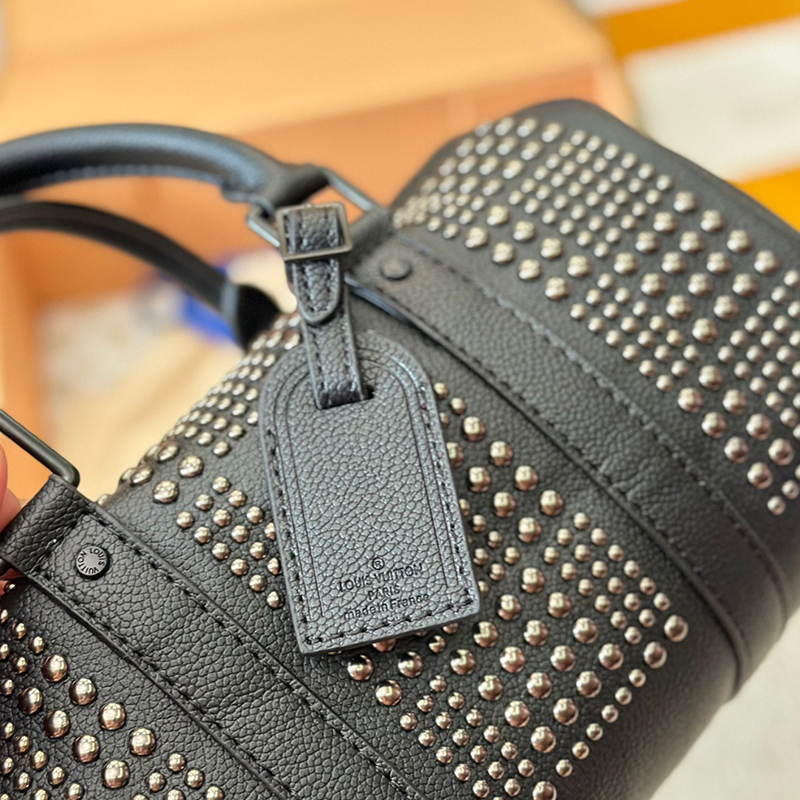 LOUIS VUITTON ルイヴィトン ショルダーバッグ レディース メンズ