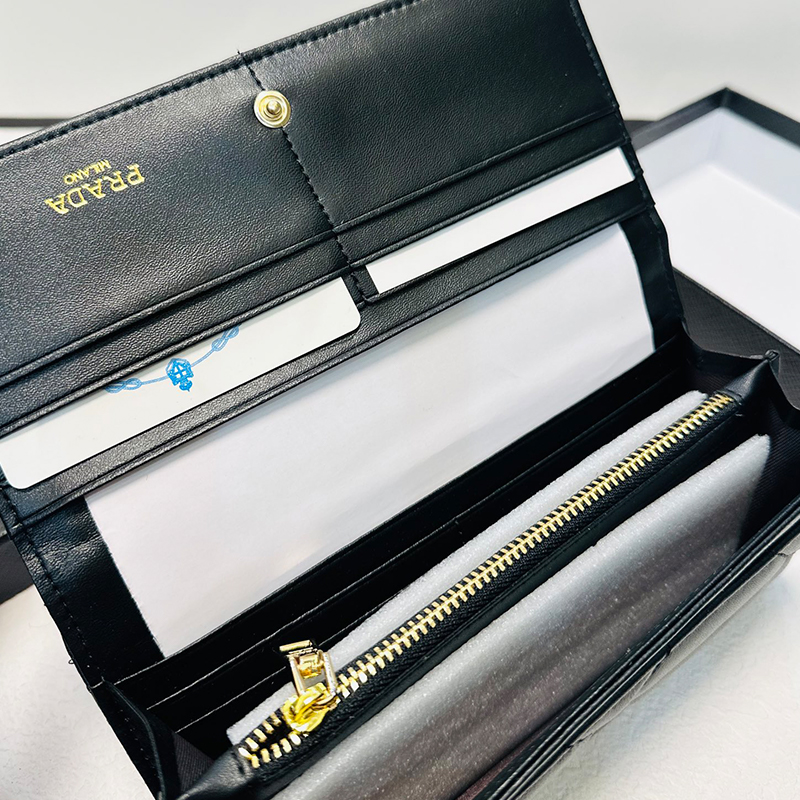 PRADA(プラダ) 長財布 ブラック レディース