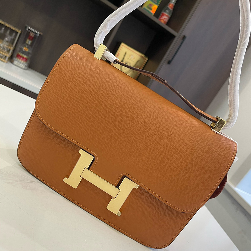 エルメス【カジュアルスタイル！】HERMES コンスタンス ポーチ レディース