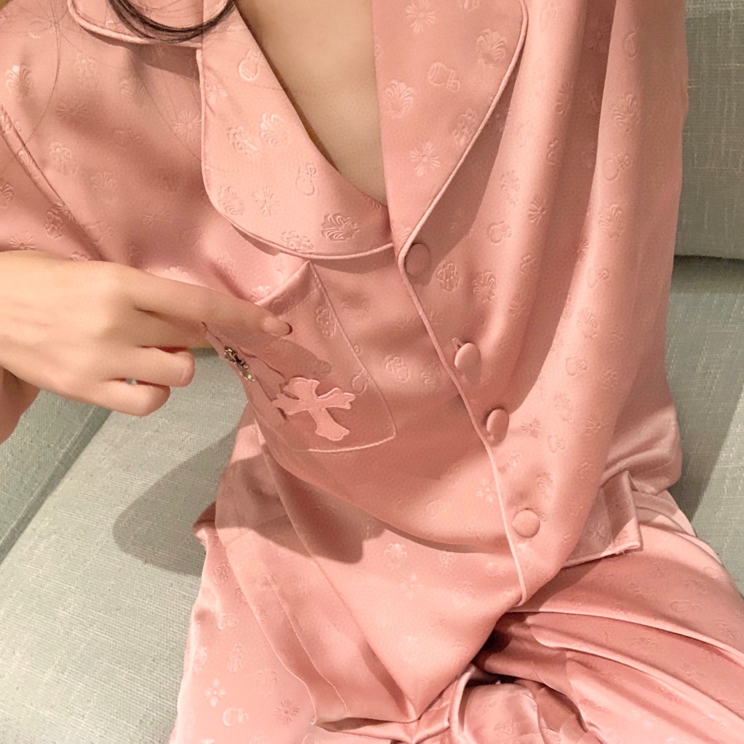 クロムハーツ Chrome Hearts パジャマ シルク セットアップ レディース