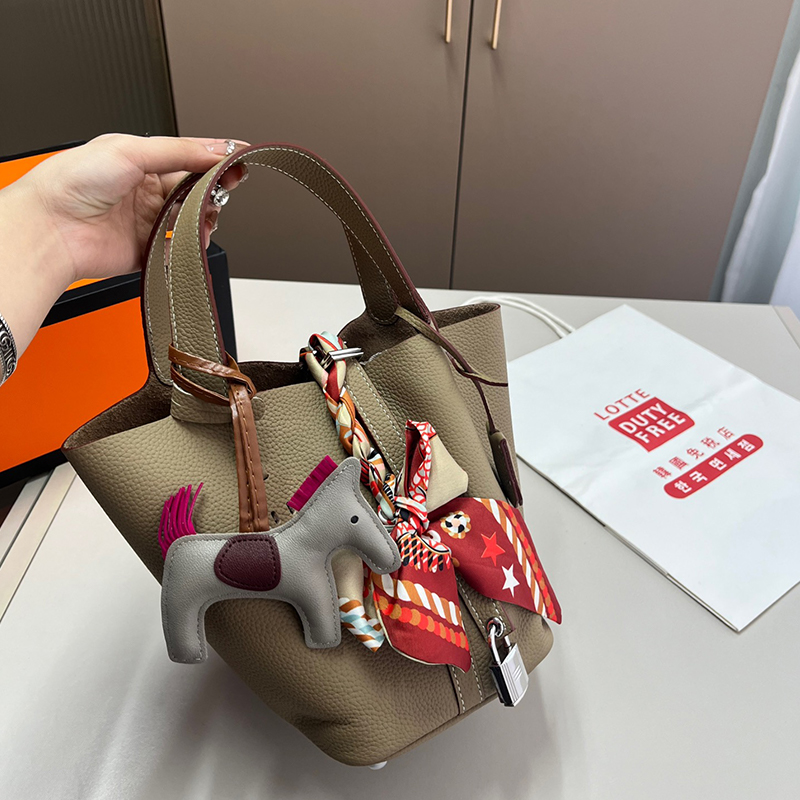 エルメス HERMES ピコタンロックNoir シルバー金具 バケットバッグ レディース