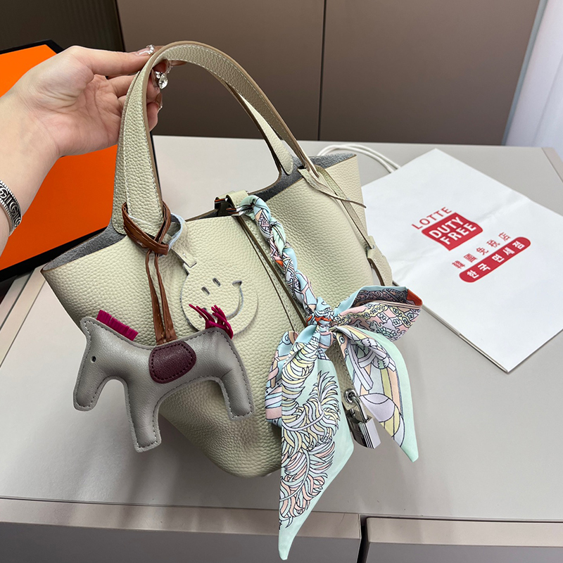 エルメス HERMES ピコタンロックNoir シルバー金具 バケットバッグ レディース