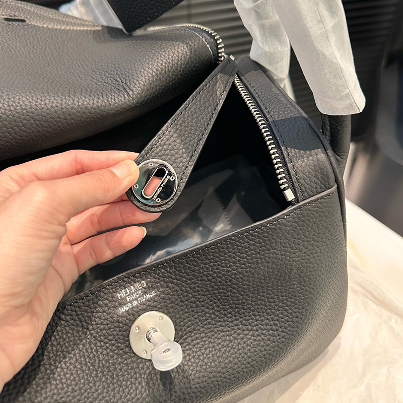 エルメス レアHERMES リンディ26 ハンドバッグ G銀具 ブラック レディース