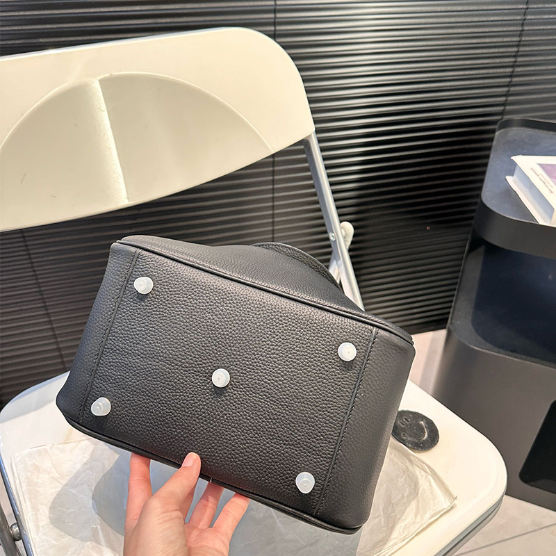 エルメス レアHERMES リンディ26 ハンドバッグ G銀具 ブラック レディース