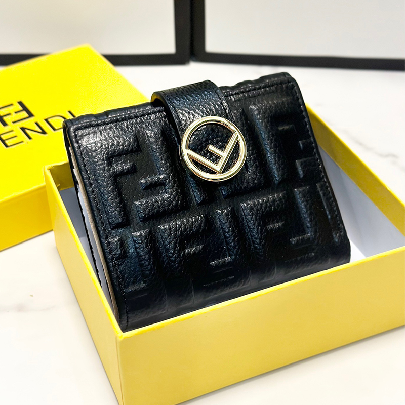 フェンディ FENDI ズッカ 折財布 コンパクト エフイズ 二つ折り財布 黒 レディース