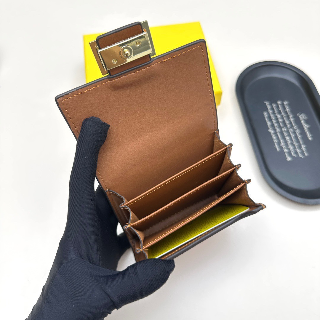 フェンディ FENDI レディース 三つ折り財布 マイクロ ミニ財布 レザー カラー4色