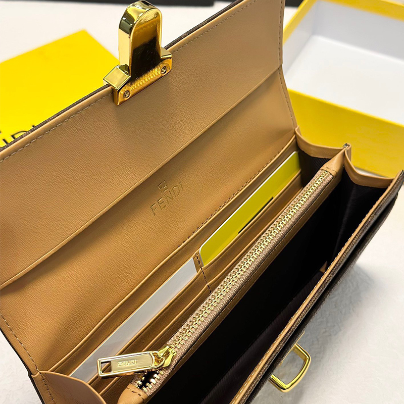 フェンディ FENDI 長財布 レディース オシャレ レザー ブラウン系