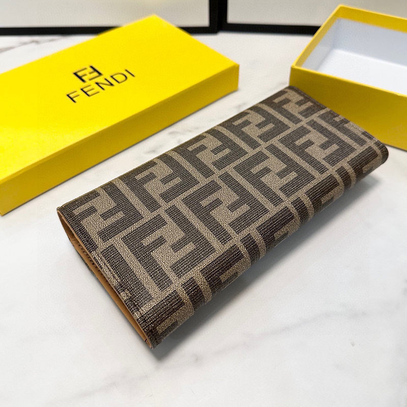 フェンディ FENDI 長財布 フラップ式長財布 かぶせ 小銭入れ付き レザー レディース 