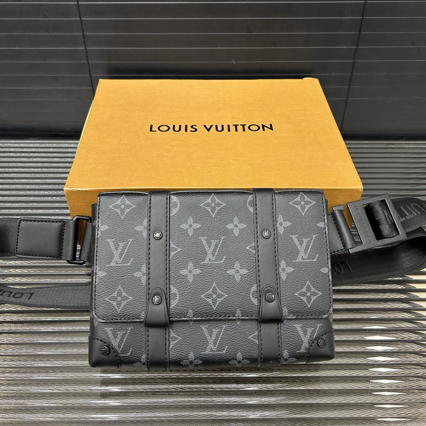 ルイヴィトン Louis Vuitton トランク ショルダーバック メッセンジャーバッグ メンズ