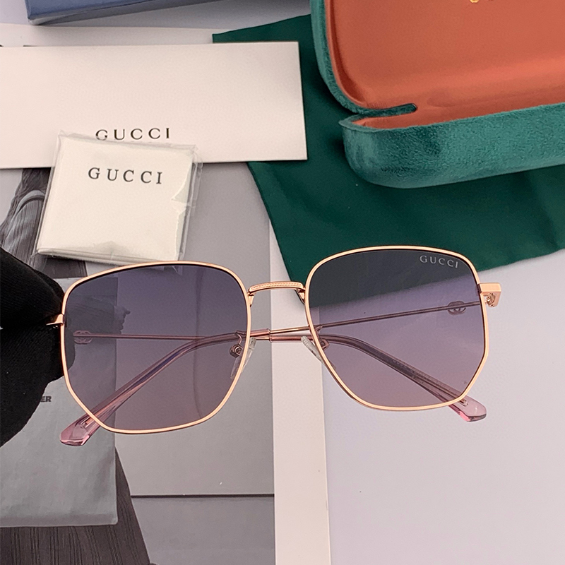 グッチ GUCCI クラシックなスクエアデザイン サングラス
