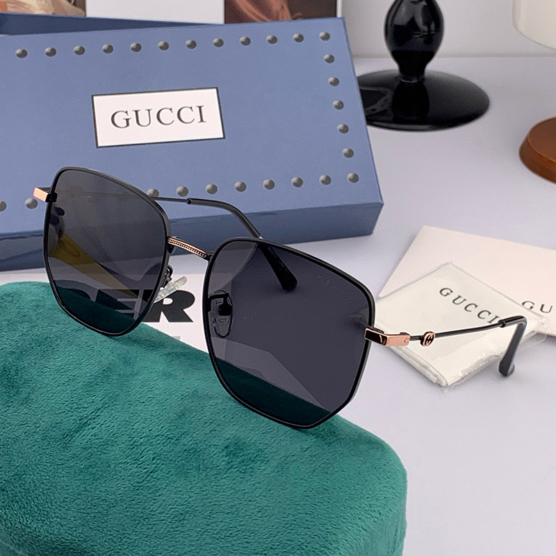 グッチ GUCCI クラシックなスクエアデザイン サングラス