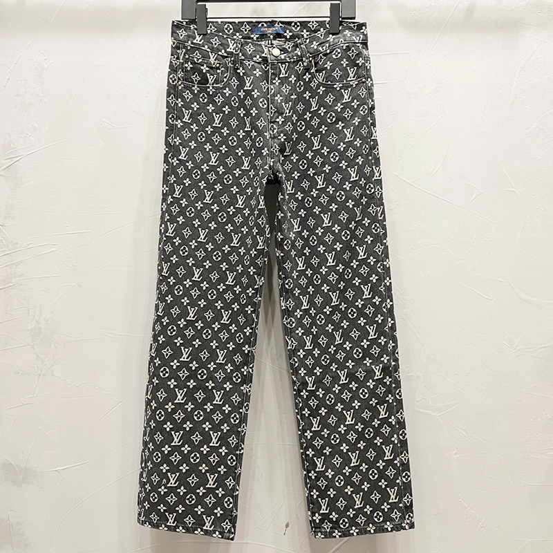 ルイヴィトン LOUIS VUITTON モノグラムモチーフ柄が目を惹きます パンツ メンズ