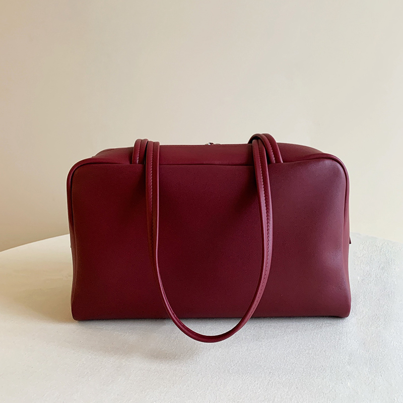 ザ・ロウ THE ROW レッドアストラ ボウリングバッグ ショルダーバッグ レディース