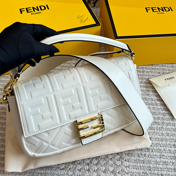 フェンディ FENDI ショルダーバッグ ハンドバッグ レディース 2色