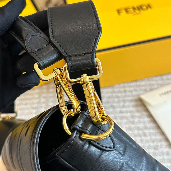フェンディ FENDI ショルダーバッグ ハンドバッグ レディース 2色