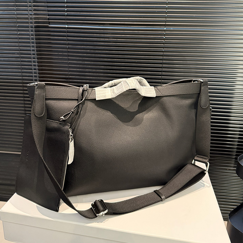 ザ・ロウ THE ROW ショルダーバッグ レザー ブラック レディース