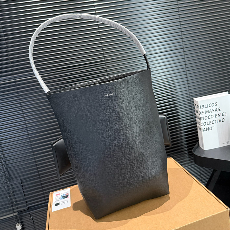 ザ・ロウ THE ROW トートバッグ スモール Park Tote レザー バケットバッグ レディース