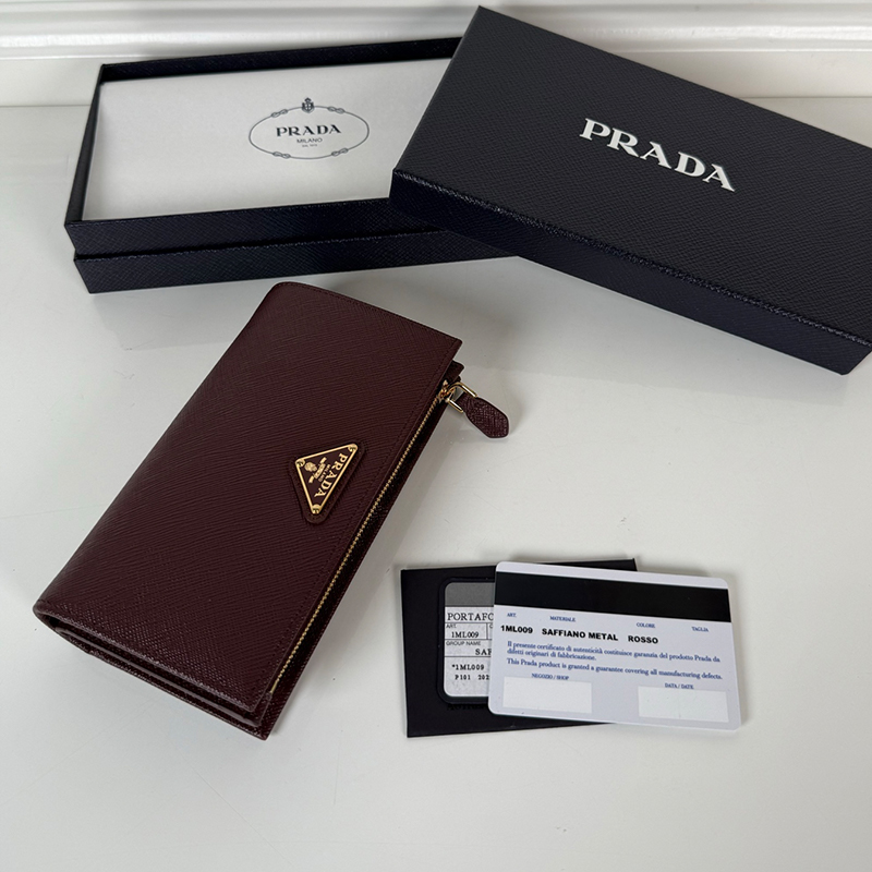 プラダ PRADA レザーウォレット 長財布 レディース