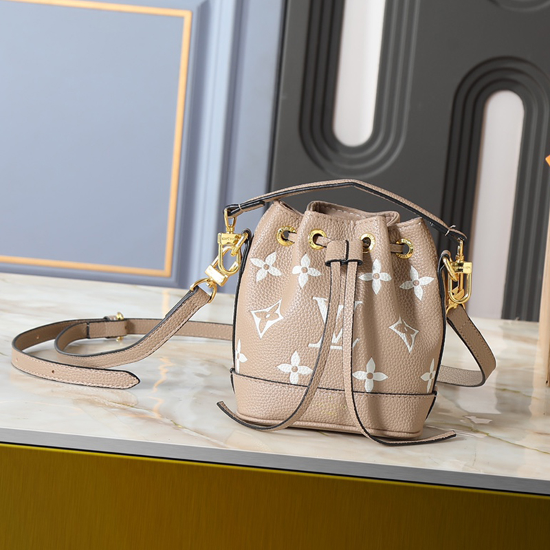 ルイヴィトン LOUIS VUITTON ナノノエ ミニバッグ パケットバッグ レディース