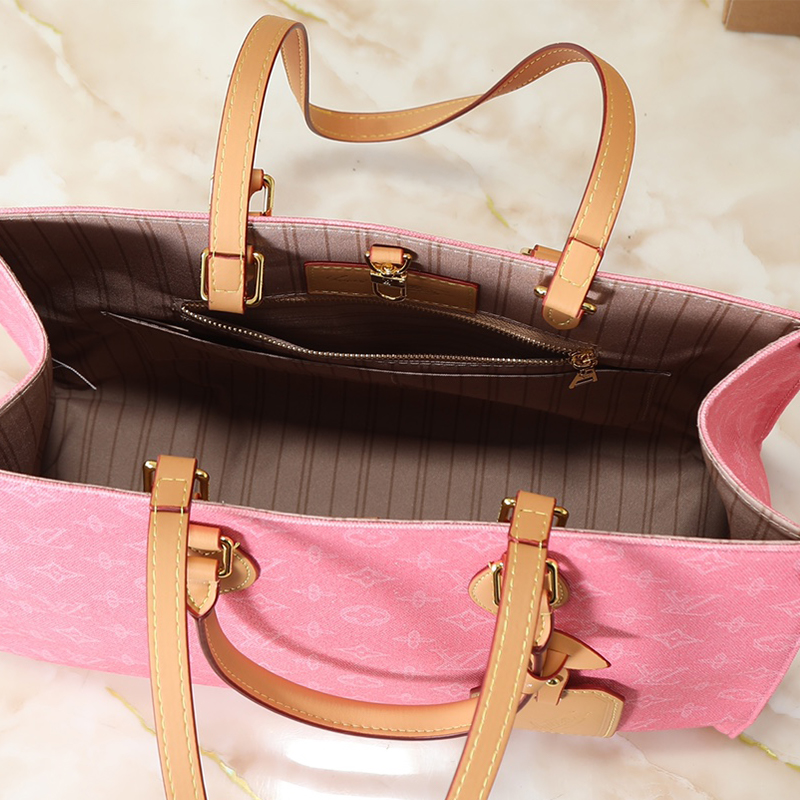 ルイヴィトン LOUIS VUITTON  オンザゴー モノグラム バッグ トートバッグ ピンク レディース