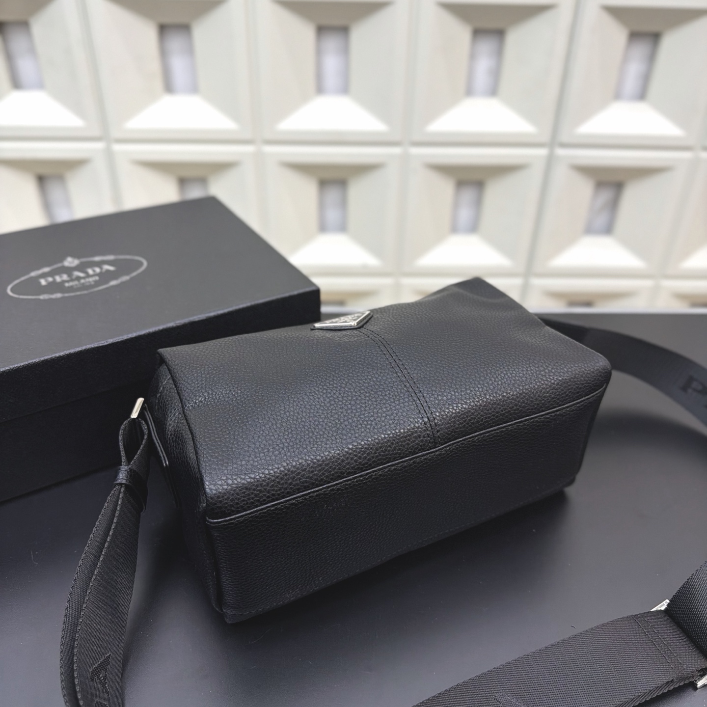 プラダ PRADA サフィアーノメッセンジャーバッグ ショルダーバッグ メンズ