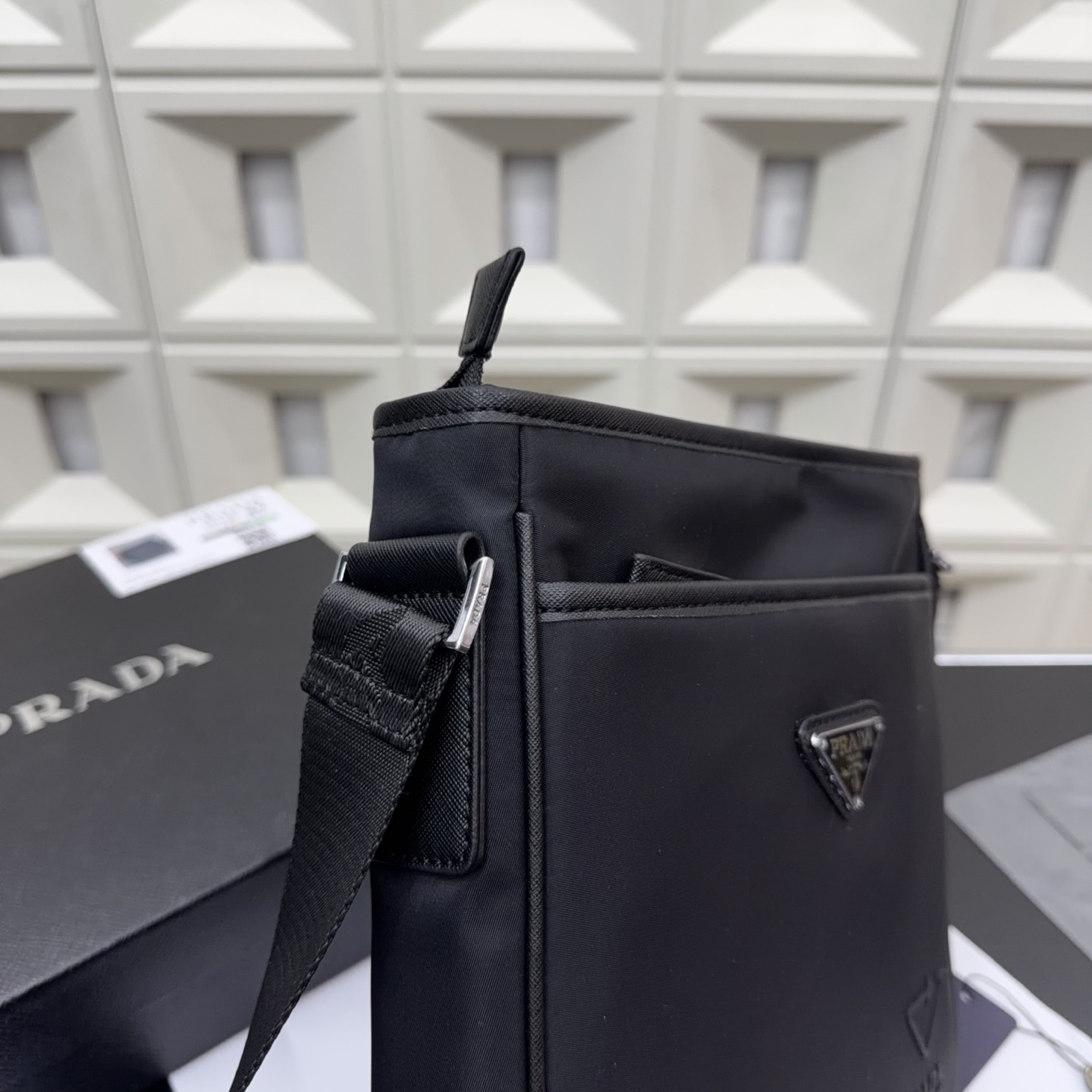 プラダ PRADA RE-NYLON ナイロン クロスボディバッグ メンズ