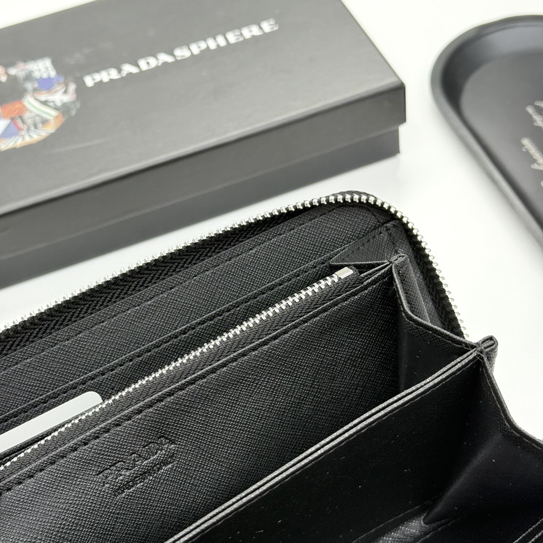 プラダ PRADA サフィアーノ ラウンドジップ ブラック長財布 メンズ