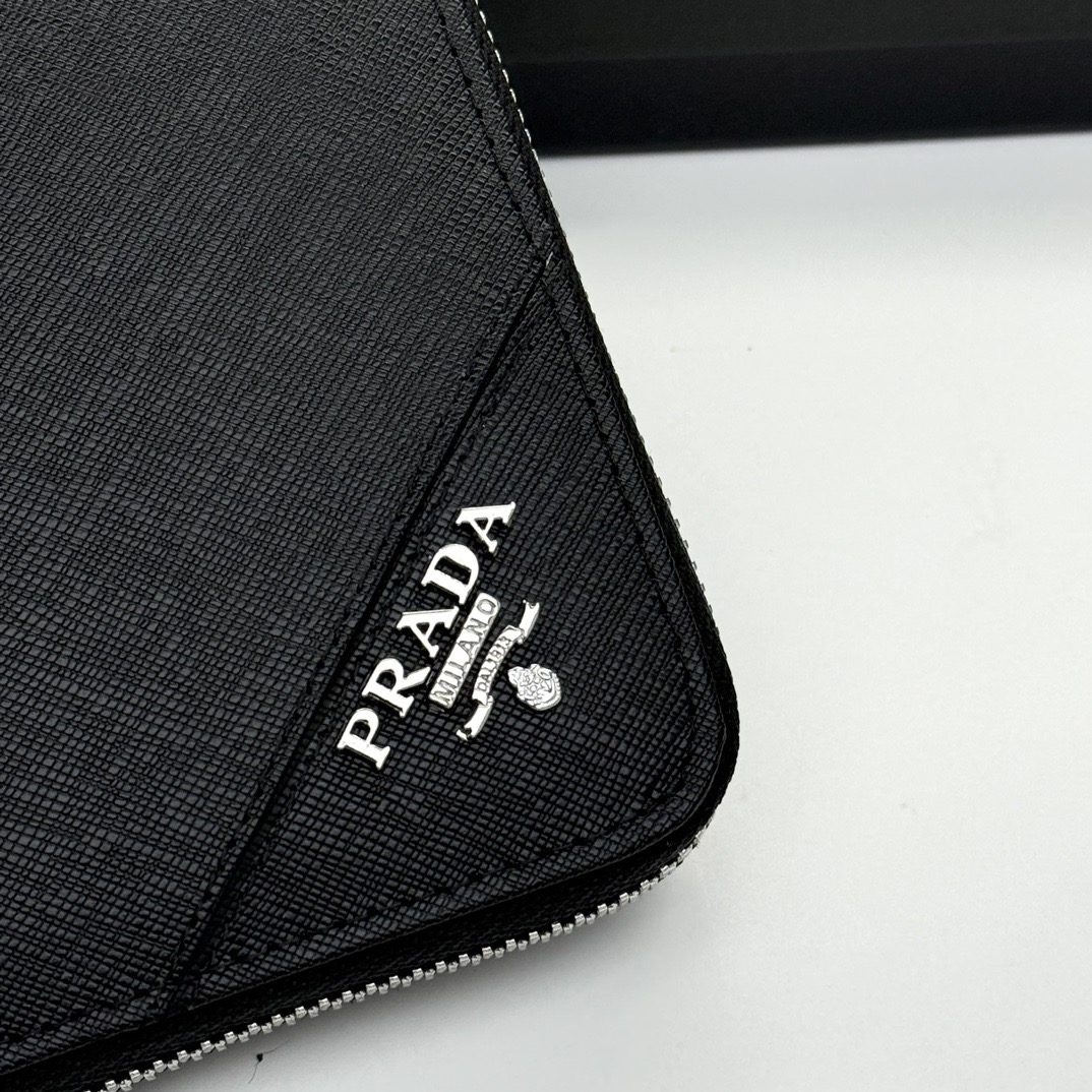プラダ PRADA サフィアーノ ラウンドジップ ブラック長財布 メンズ