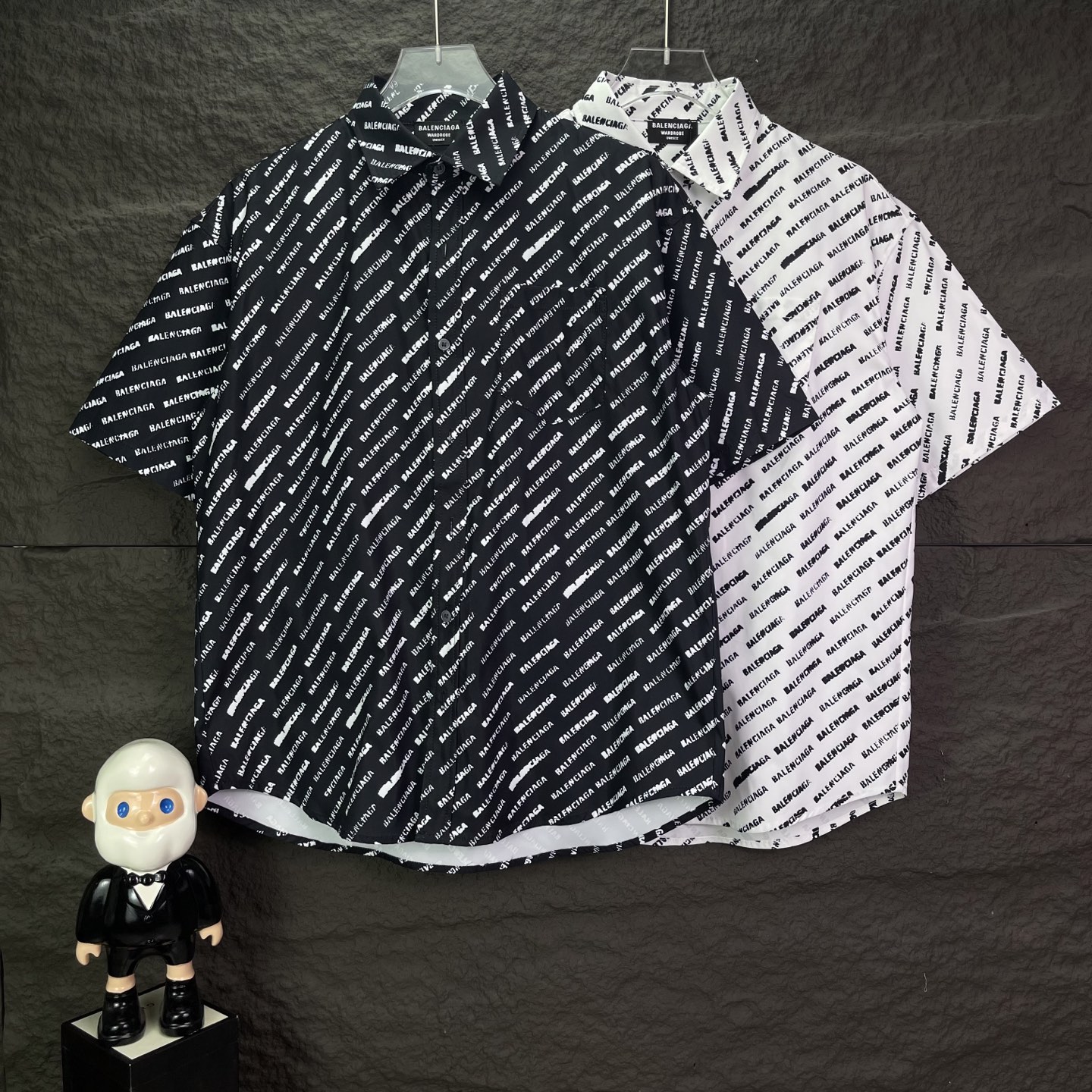 バレンシアガ Balenciaga 半袖 シャツ ロゴ入り 2色 メンズ