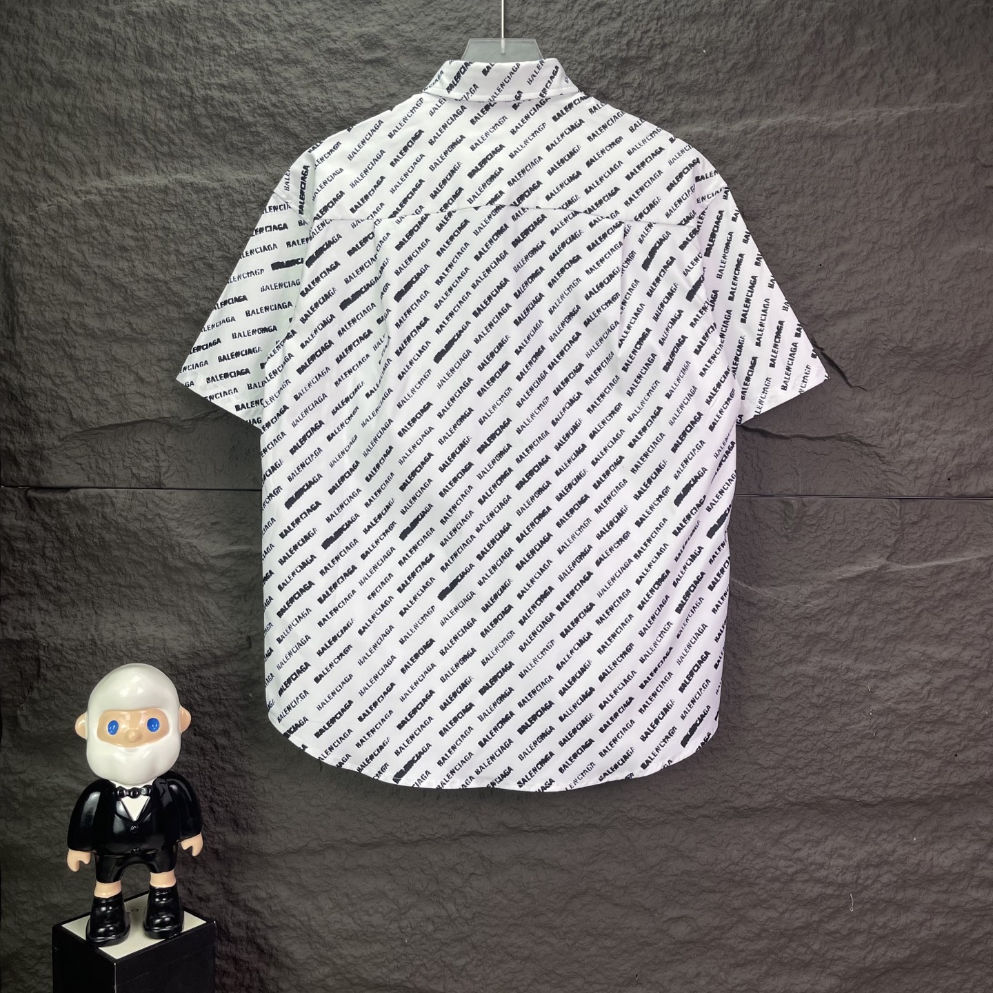 バレンシアガ Balenciaga 半袖 シャツ ロゴ入り 2色 メンズ