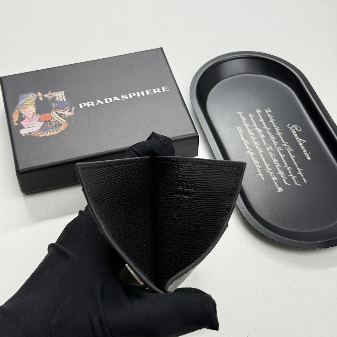 プラダ PRADA トライアングルロゴ カードケース メンズ