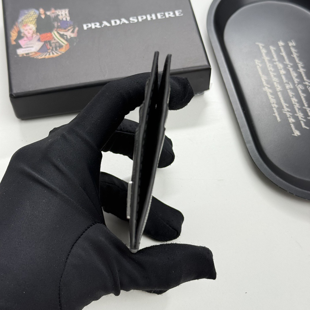 プラダ PRADA トライアングルロゴ カードケース メンズ