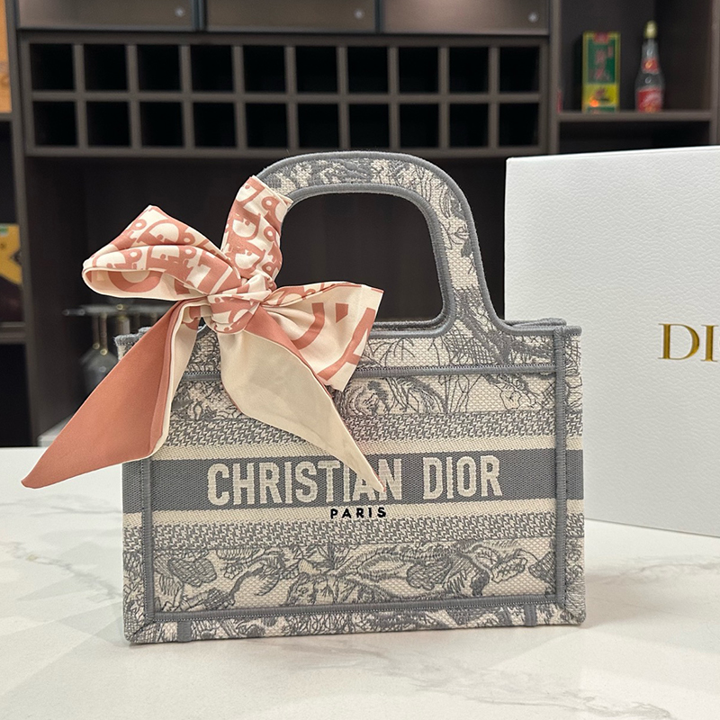 ディオール DIOR ブックトートミニバッグ 刺繍 レディース