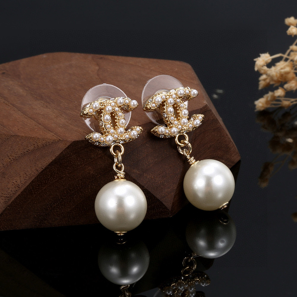 シャネル ダブル C パールドロップピアス ゴールド クリスタル レディース