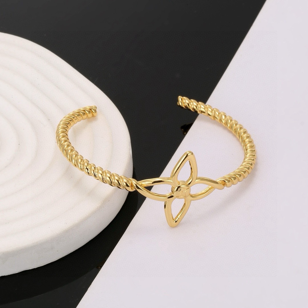 ルイヴィトン Louis Vuitton フラワーモチーフ ツイストバングル