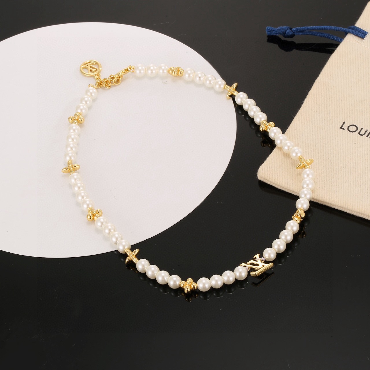 ルイヴィトン LV ロゴ パールネックレス ゴールド フラワーモチーフ レディース
